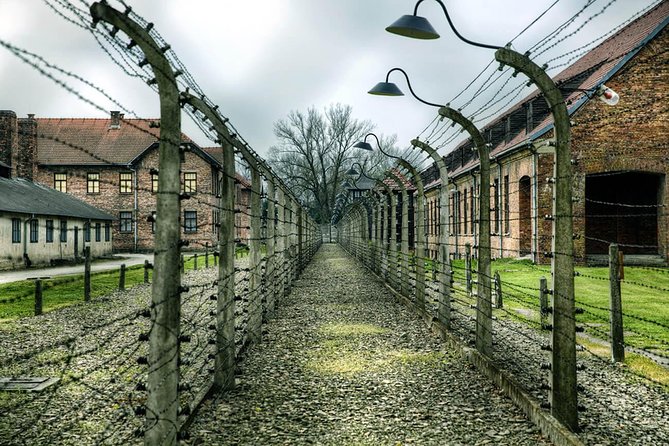 Guided Tour to Auschwitz-Birkenau from Warsaw - Finding the Krakow meeting point