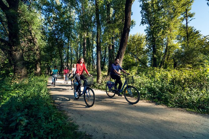 Half-Day Warsaw City Sightseeing Bike Tour for Small Group - Why a bicycle is a smart way to see Warsaw