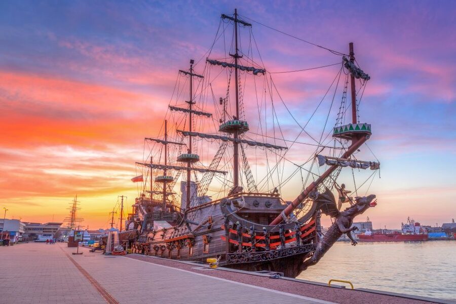 Highlights of Gdańsk, Gdynia and Sopot 1-day Private Tour - Transport, walking and group size