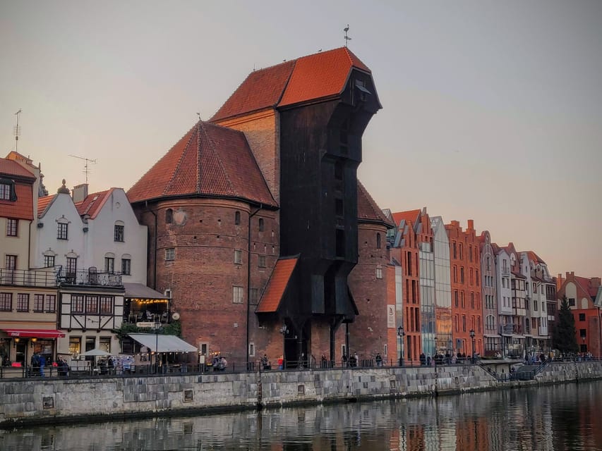 Historic City Center Tour Gdansk in German - The Right Town Hall and the Shape of Civic Power