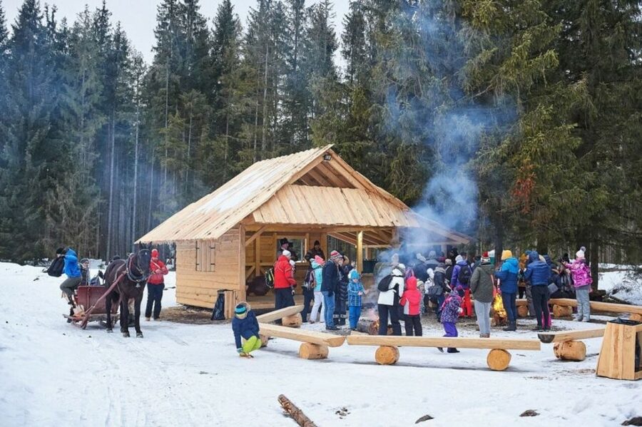 Horse Sleigh 2-3h Ride with Hot Springs or Zakopane Combos - Krupowki Street and the busy side of Zakopane