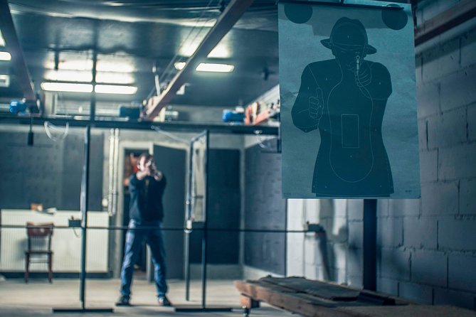 Indoor Shooting Range in Warszawa Package 2 - Beginning with pistols: CZ 75 Kadet and Glock 17