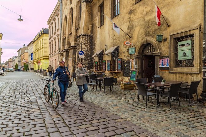 Jewish Quarter Kazimierz Guided Walking Tour in Krakow - What the guide adds to the walk