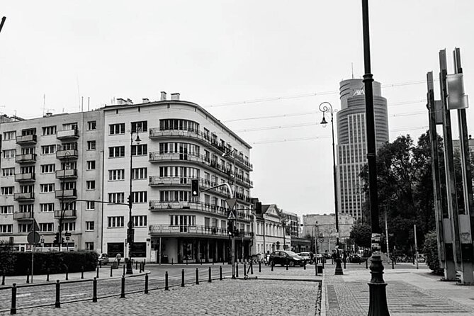 Jewish Warsaw Walking Tour - Grzybowski Square: beginning with what survived