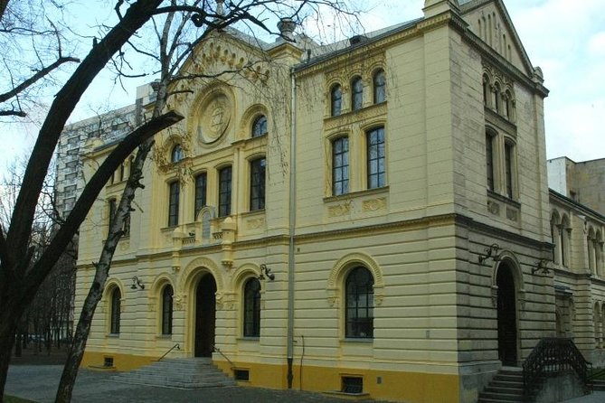 Jewish Warsaw - Nozyk Synagogue, a living place of worship
