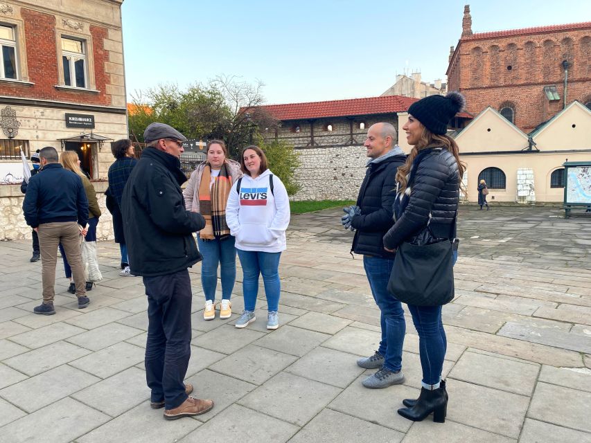 Krakow: 2h Kazimierz (Jewish Quarter) Walking Tour - Synagogues, sacred places, and the cemetery