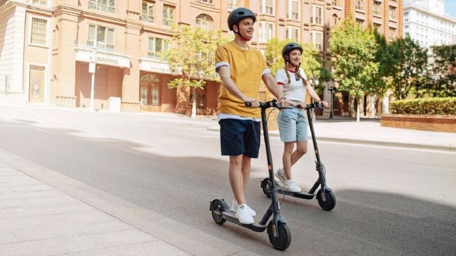 Krakow: 2h Old Town Scooter Tour - Riding the Royal Route into Main Market Square