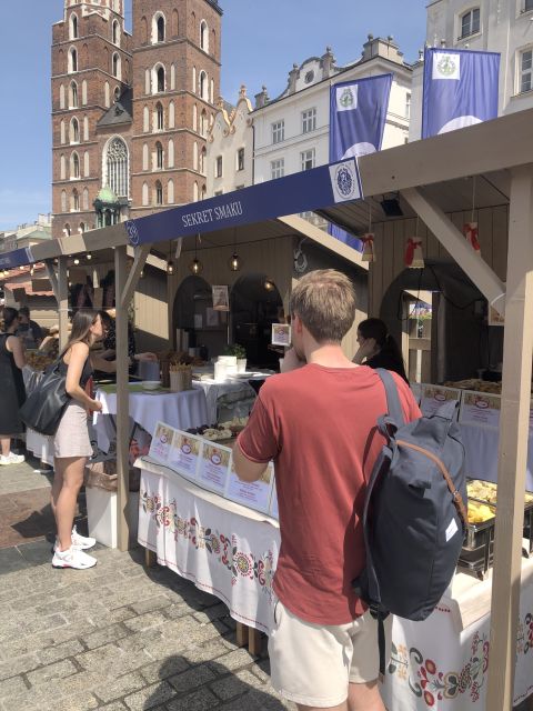 Krakow: 3-Hour Guided Secret Foodies Tour - Kazimierz through food, film, and an old bar
