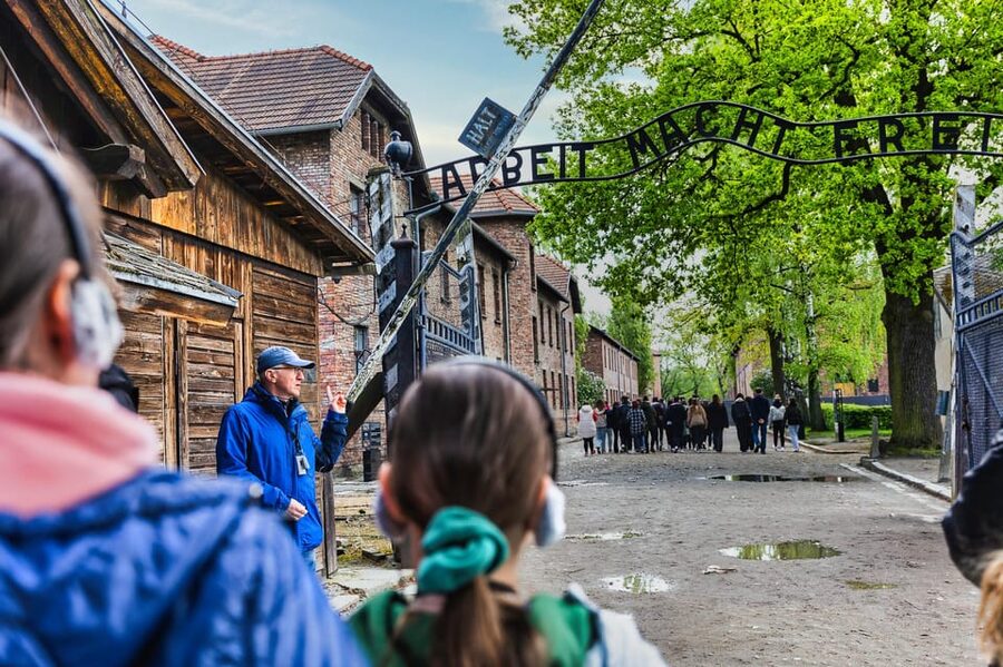 Krakow: Auschwitz-Birkenau Guided Tour and Private Transport - The short transfer to Birkenau