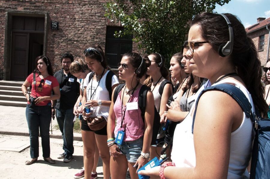 Krakow: Auschwitz-Birkenau Guided Tour Pickup/Lunch Options - Why Auschwitz-Birkenau belongs on a Krakow itinerary