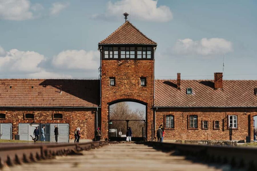 Krakow: Auschwitz-Birkenau Guided Tour with Transportation - From Krakow to Oświęcim by coach
