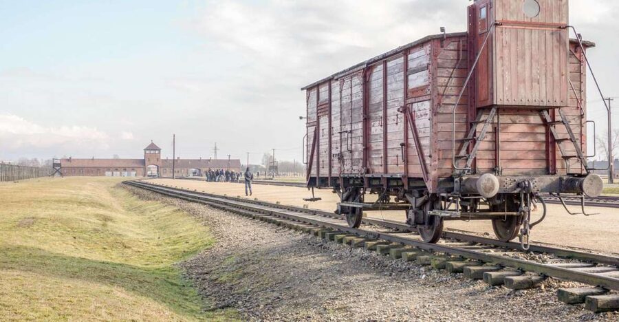 Krakow: Auschwitz Birkenau Museum Guided Tour with Pickup - Auschwitz I: the first two and a half hours