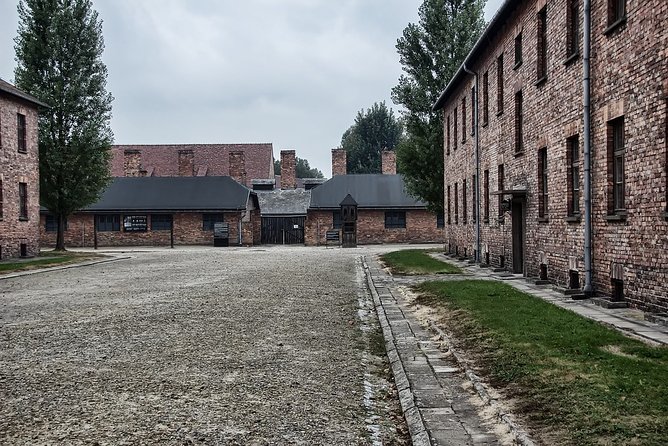 Krakow: Auschwitz-Birkenau Shared English Tour and Transfer - What to pack for the seven to eight hours