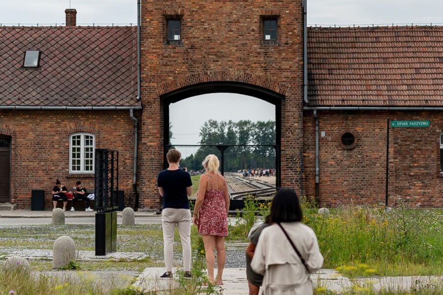 Krakow: Auschwitz-Birkenau Tour Limited to 15 Visitors - Birkenau and the scale of the site