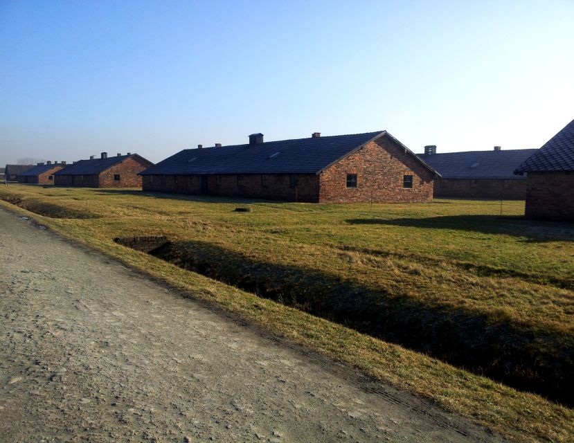 Krakow: Auschwitz-Birkenau & Wieliczka Salt Mine with Lunch - The transfer to Wieliczka and the lunch question