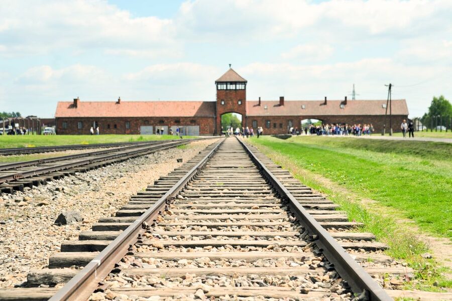 Krakow: Auschwitz Guided Tour with Pickup and Optional Lunch - Auschwitz I: the original camp and its evidence