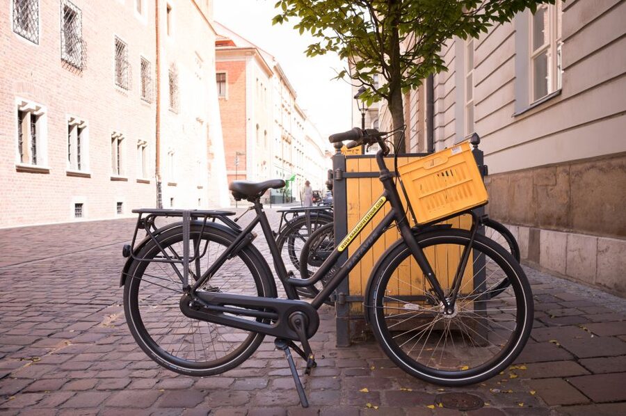 Krakow: Bike Tour of Old Town, Jewish Quarter and the Ghetto - What the guide adds