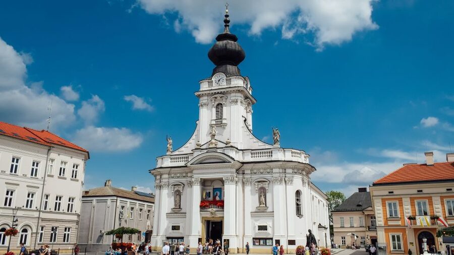 Krakow: Black Madonna of Częstochowa & Home of John Paul II - The long-day question
