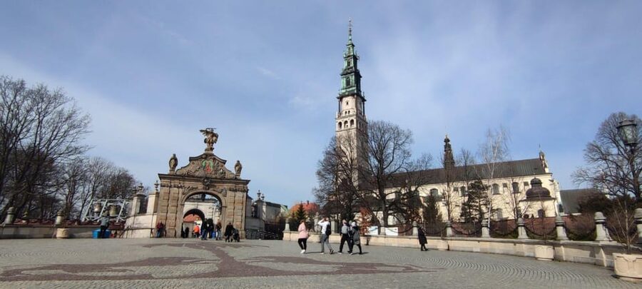 Krakow: Black Madonna Sanctuary of Czestochowa - Guided Tour - Why Częstochowa is worth the long ride from Krakow