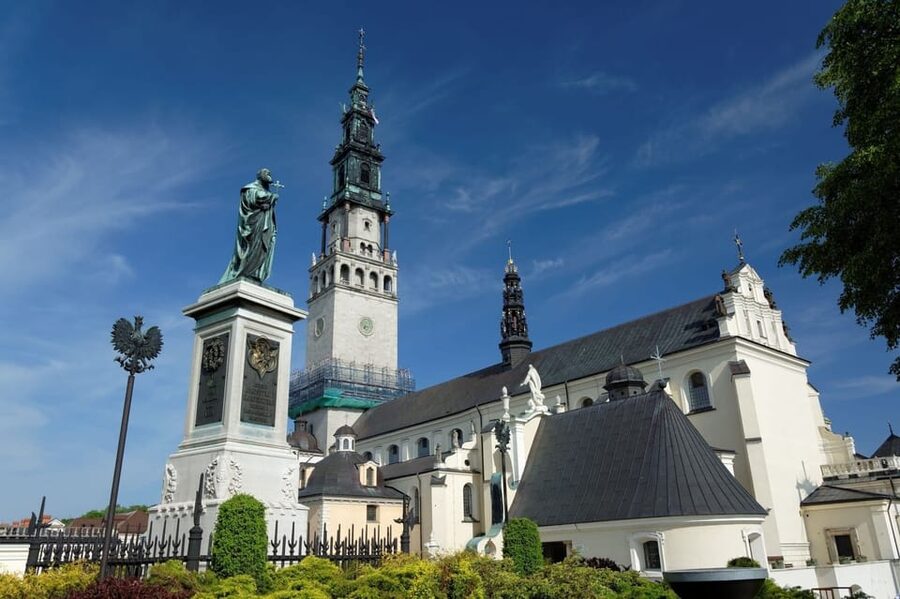 Krakow: Black Madonna Sanctuary of Czestochowa - Guided Tour - What you see beyond the chapel