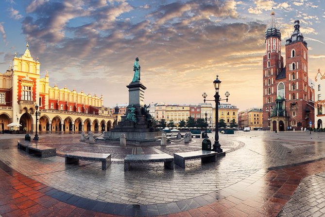 Krakow city tour by electric car - A fast first look at Krakow from an electric car
