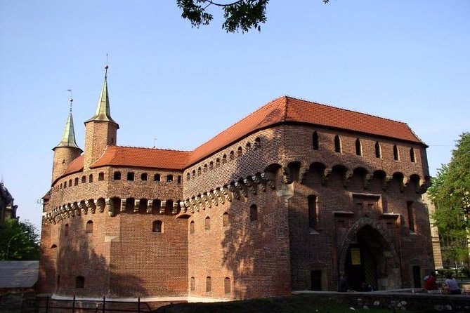 Krakow city tour by electric car - Who will get the most from this ride