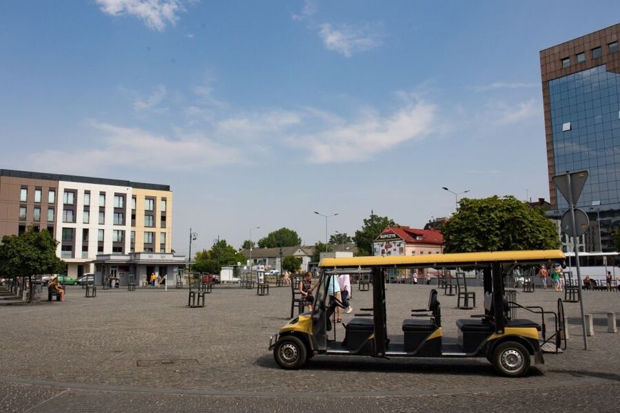Krakow: City Tour of 3 Districts by Electric Car - The Jewish Ghetto and the 15-minute stop