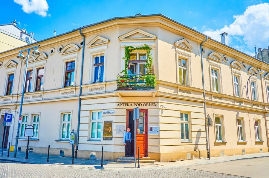 Krakow: Electric Car Sightseeing Tour - Wawel Castle and the Old Town circuit