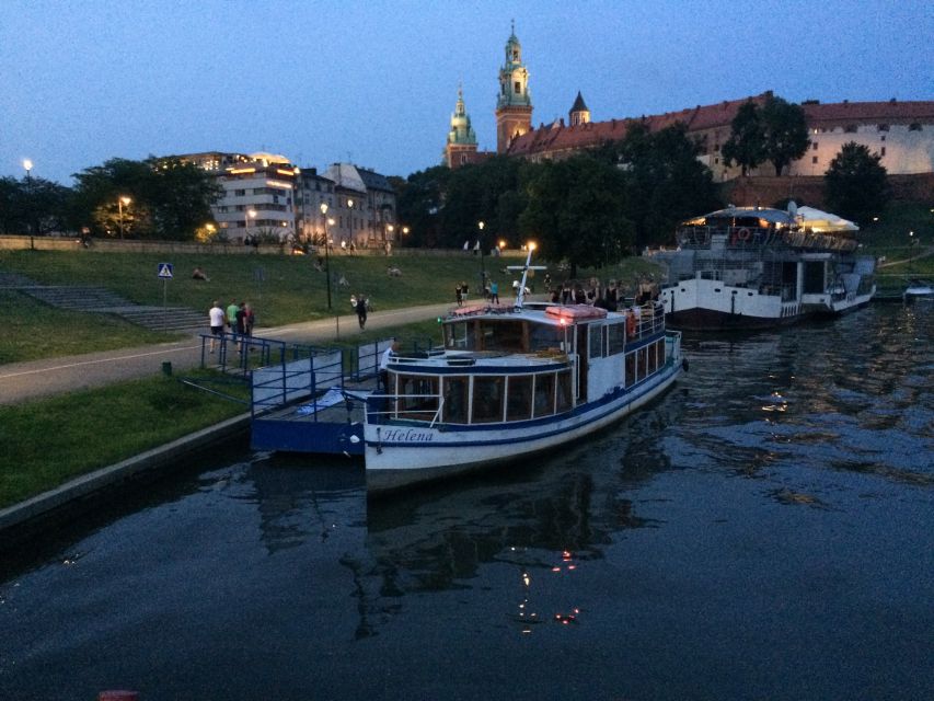 Krakow: Evening Cruise with a Glass of Wine - Bridges, reflections, and the best photo moments
