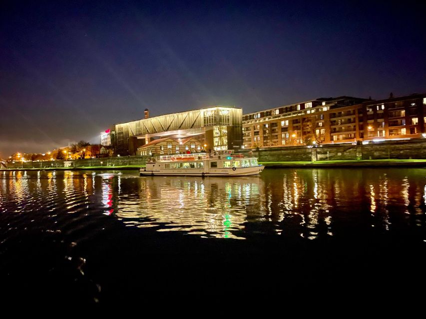 Kraków: Evening or Night River Cruise - Zwierzyniec, the Norbertine convent, and Manggha Centre