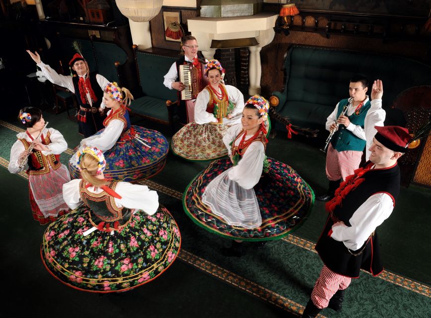 Krakow: Folk Show & 3-Course Dinner at Jama Michalika Café - Dinner between the dancing