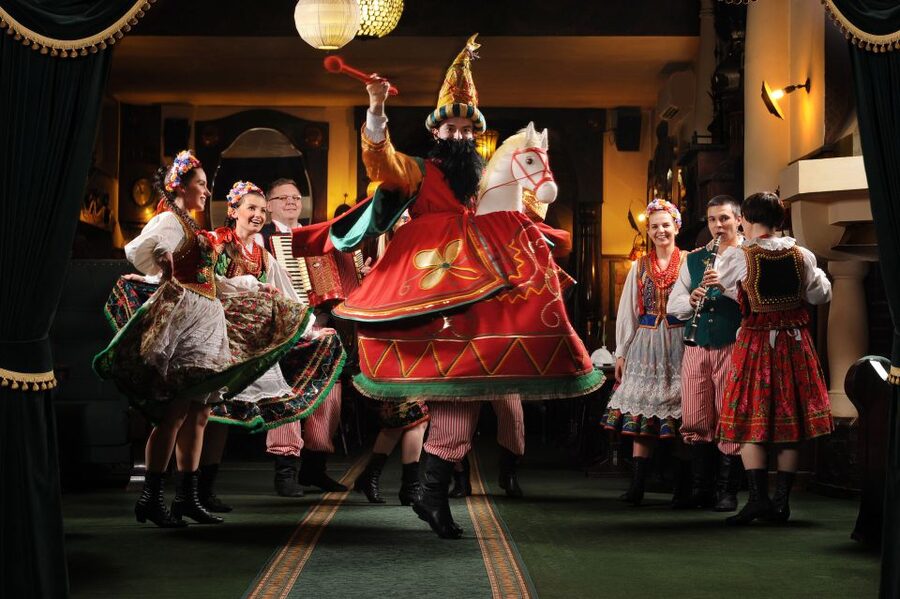 Krakow: Folk Show & 3-Course Dinner at Jama Michalika Café - The second show and the invitation to dance