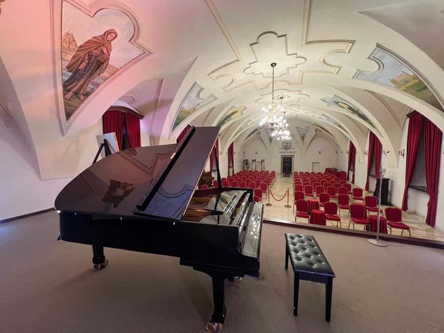 Krakow: Frédéric Chopin Classical Music Candlelight Concert - How to make the most of the hour