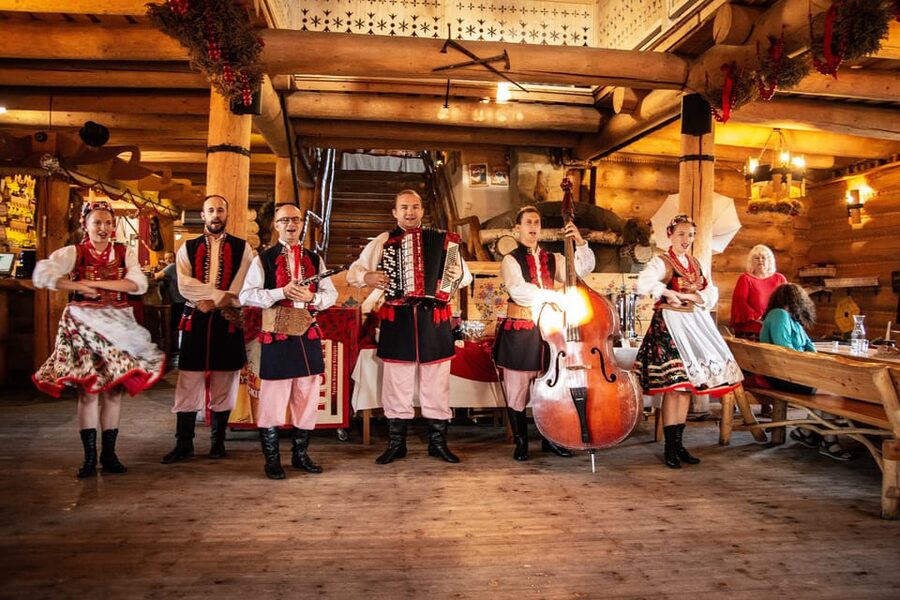 Krakow: Full Traditional Polish Dinner & Folk Show - Your first taste: cherry brandy and Polish comfort food