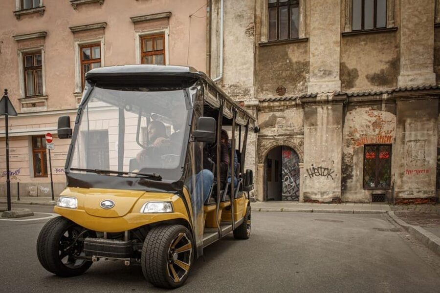 Krakow: Golf Cart City Sightseeing Tour By Old Town District - A quick ride through Krakow’s royal center