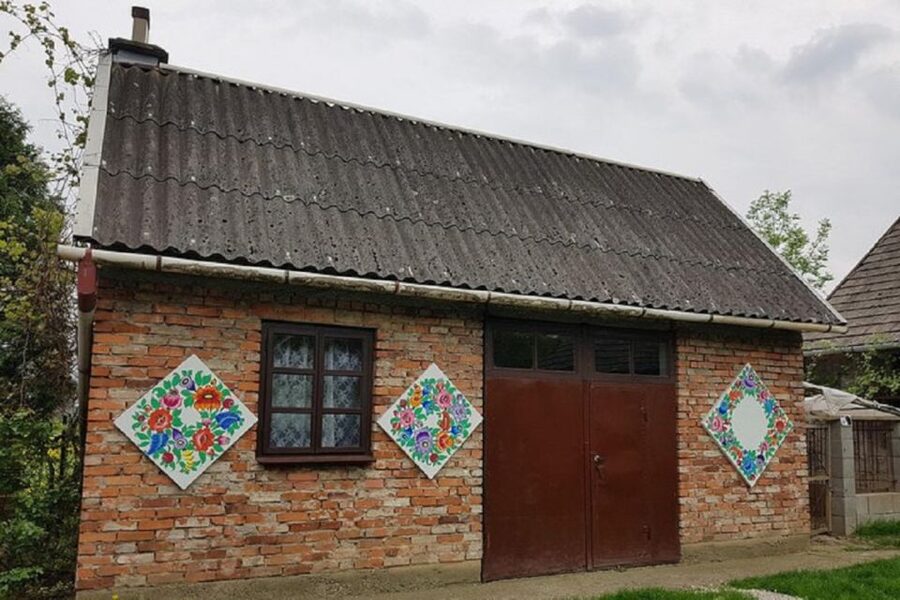 Krakow: Guided Day Tour of Zalipie Village & Museum Entry - Key points at a glance