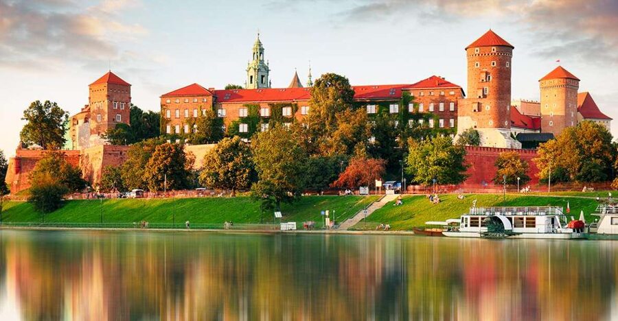 Krakow: Guided Old Town Tour - Walking toward Wawel Royal Castle