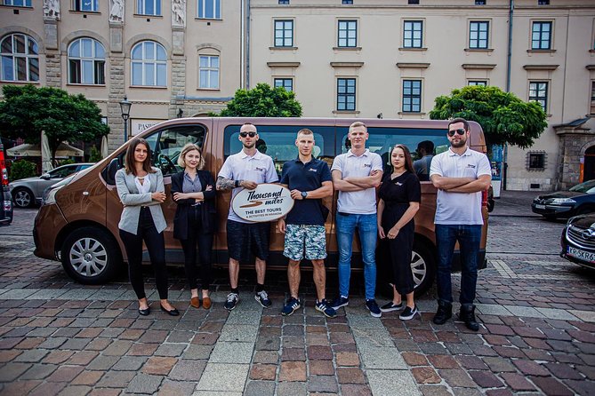 Krakow: Guided Tour of Wawel Castle & Cathedral - What the guide adds to the cathedral