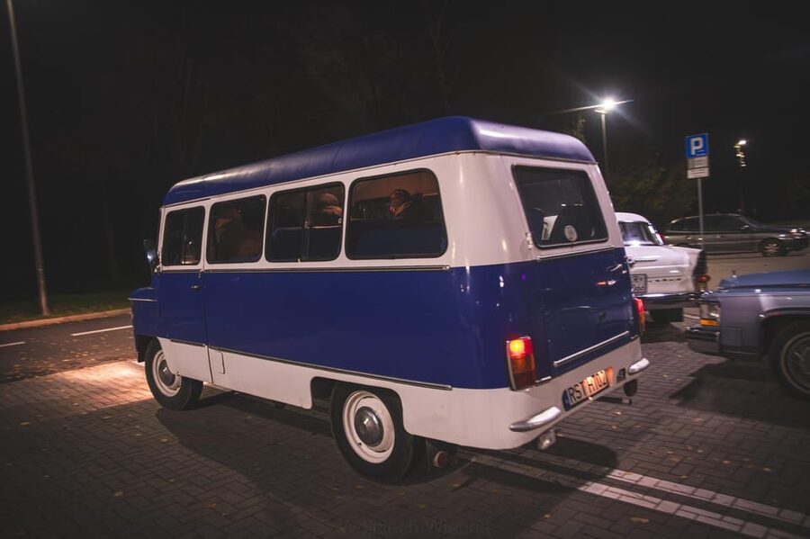 Krakow: Guided Tour to Nowa Huta on Commie Retro Van - What the guide adds to the experience