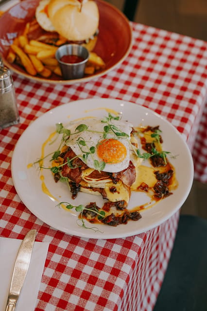 Krakow: Hard Rock Cafe Breakfast - Key points at a glance