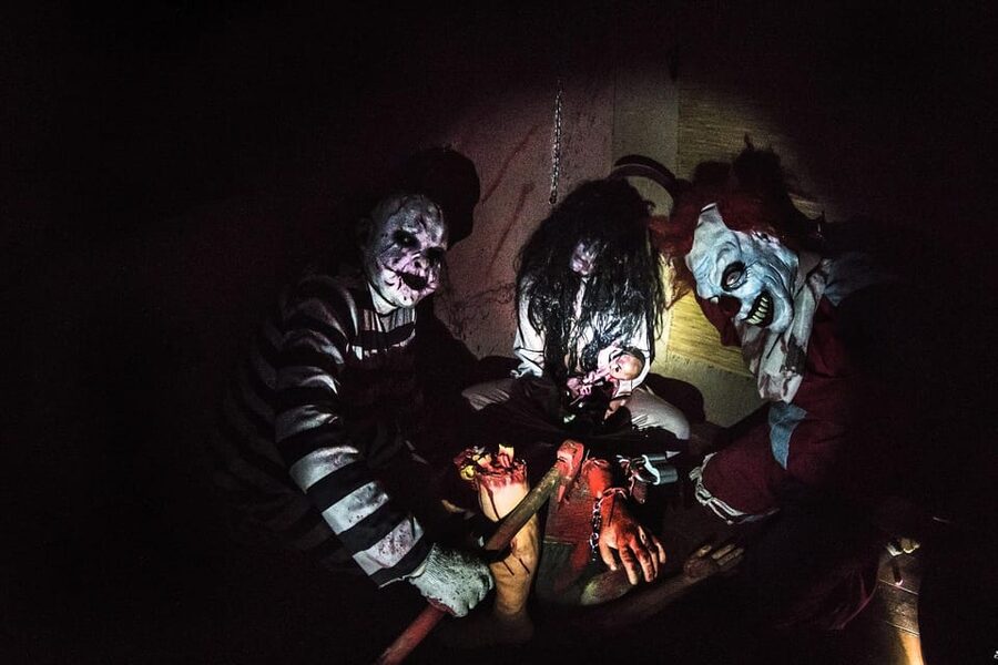 Krakow: Horror House Entry Ticket - Why the small group changes the experience