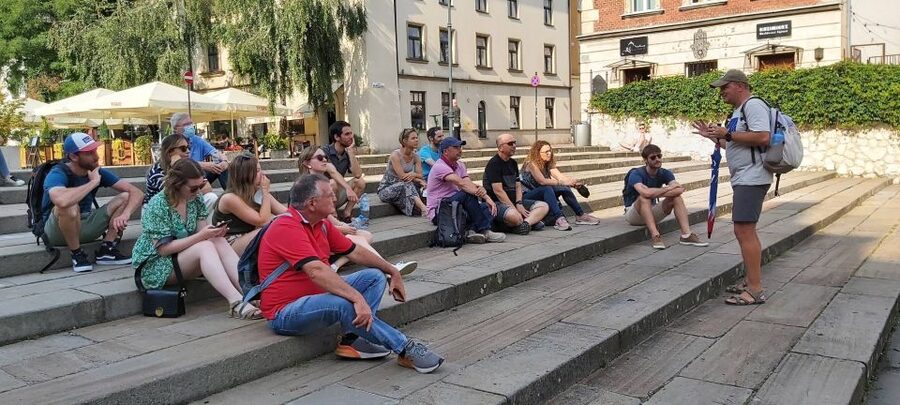 Krakow: Jewish Quarter and Former Ghetto Tour - Jewish streets, traditions, and people