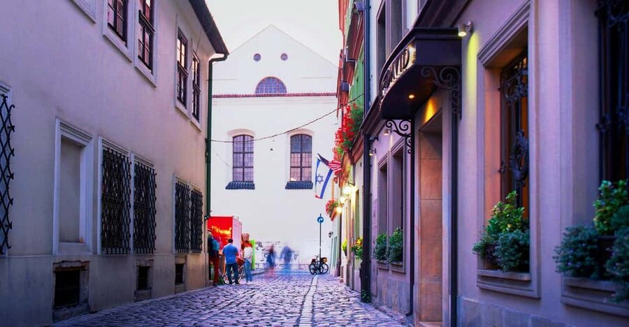Krakow: Jewish Quarter and Former Ghetto Tour by Golf Cart - Key points to know before booking