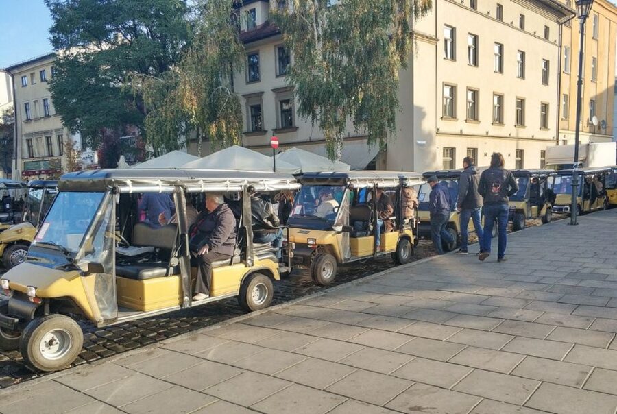 Krakow: Jewish Quarter and Ghetto Sightseeing Golf Cart Tour - Key points at a glance