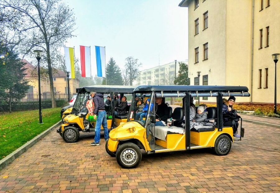 Krakow: Jewish Quarter and Ghetto Sightseeing Golf Cart Tour - Ghetto Heroes Square and its chair memorial