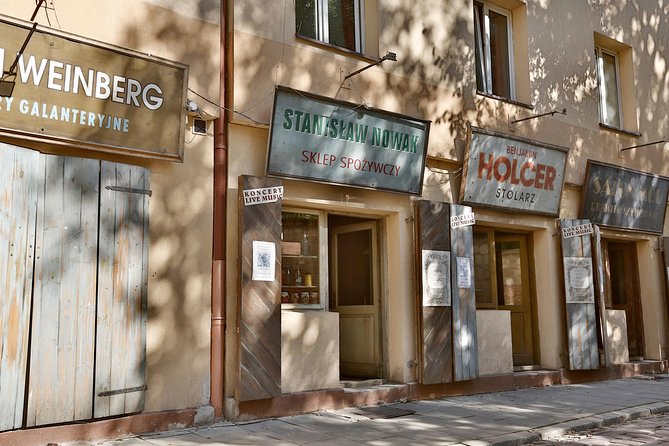Krakow: Jewish Quarter Guided Walking Tour - Szeroka Street and the old heart of Jewish Kazimierz