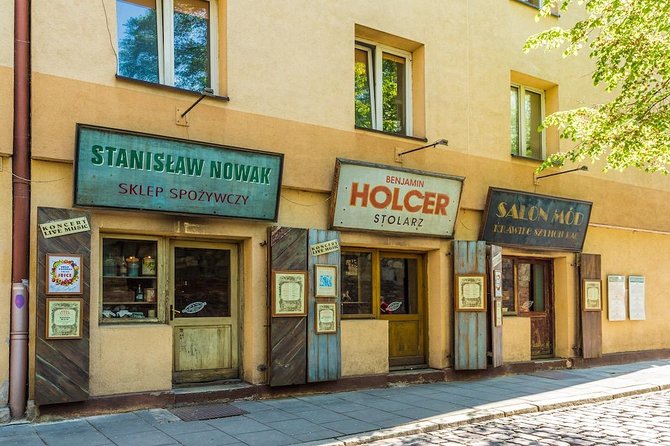 Krakow: Jewish Quarter Kazimierz & Schindler's Factory & Ghetto Guided Tour - Walking from Jewish life to wartime persecution