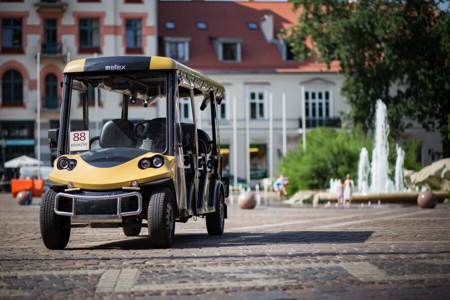 Krakow: Jewish Traces Private Electric Car Tour - From the royal center toward Kazimierz