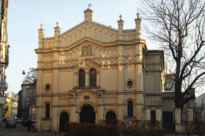 Krakow Kazimierz and Jewish Ghetto Tour with Synagogues - Tempel Synagogue and the Old Synagogue