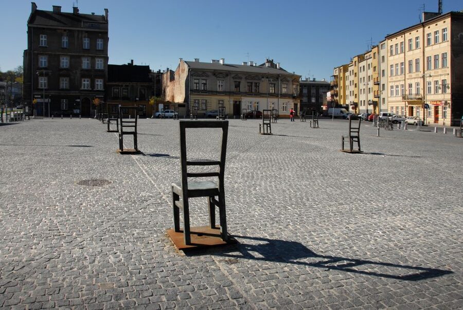 Krakow: Kazimierz, Schindler's Factory & Ghetto with Guide - Schindler’s Factory and the museum’s wartime focus